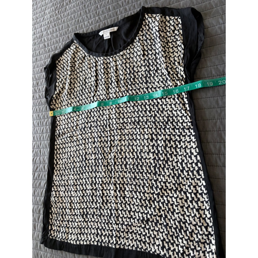 Diane von Furstenberg DVF Black White Geometric Cap Sleeve Blouse Top 6 - Picture 6 of 8